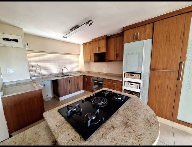 3 BEDROOM DUPLEX TO LET IN MORNINGSIDE